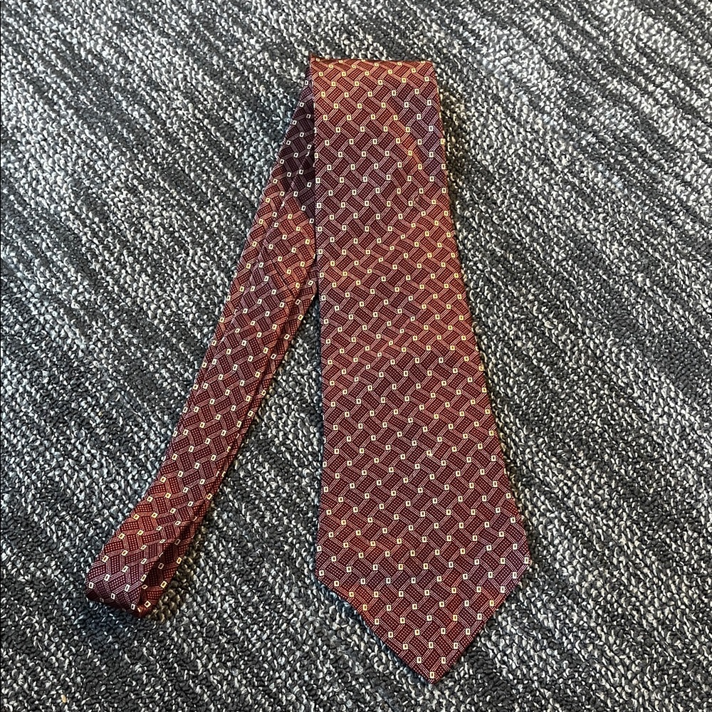 Perry Ellis Burgundy Geometric Men's Tie 54" x 4.50" USA